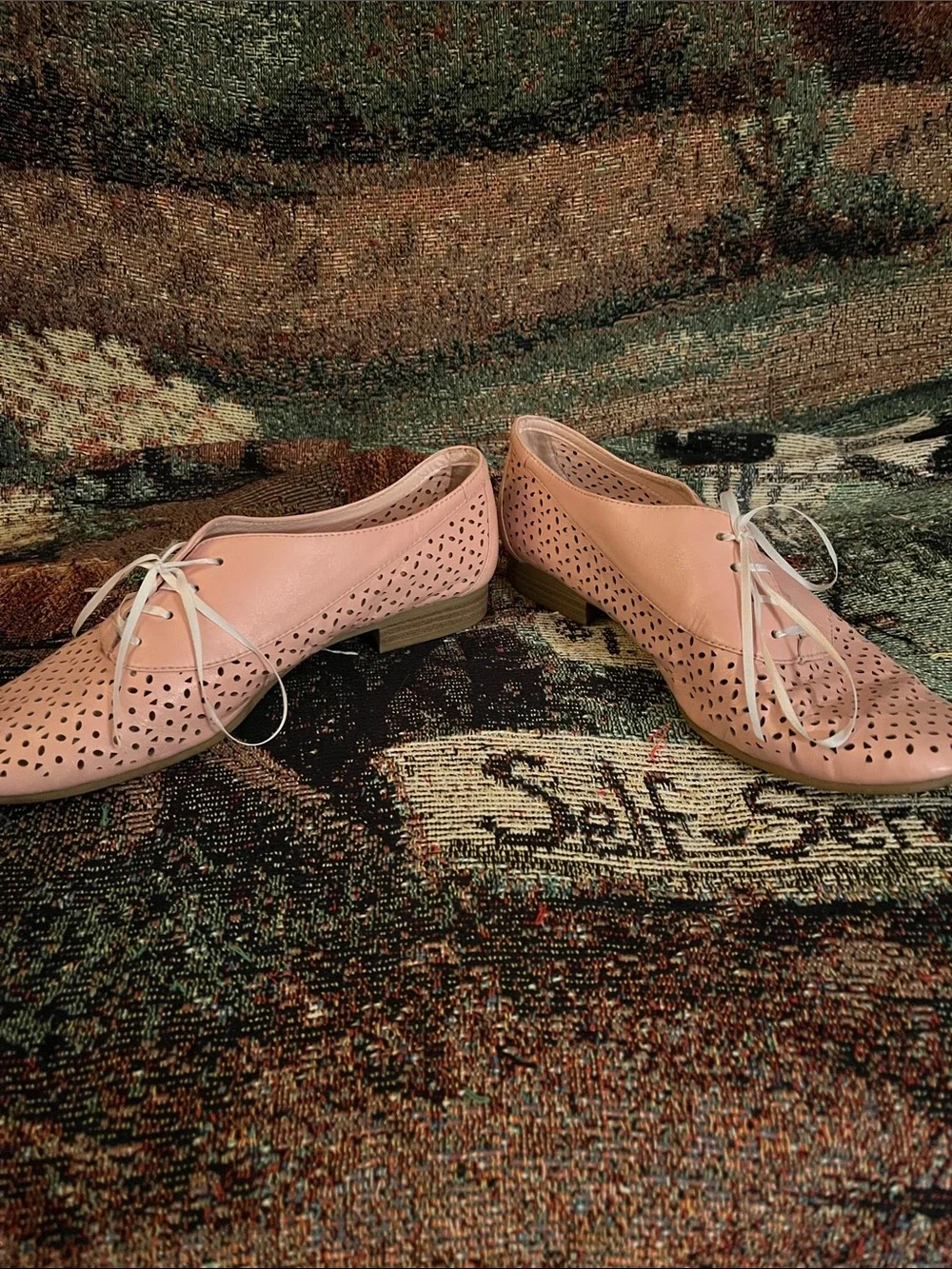 Women’s Vintage Pink Lace-Up Flats